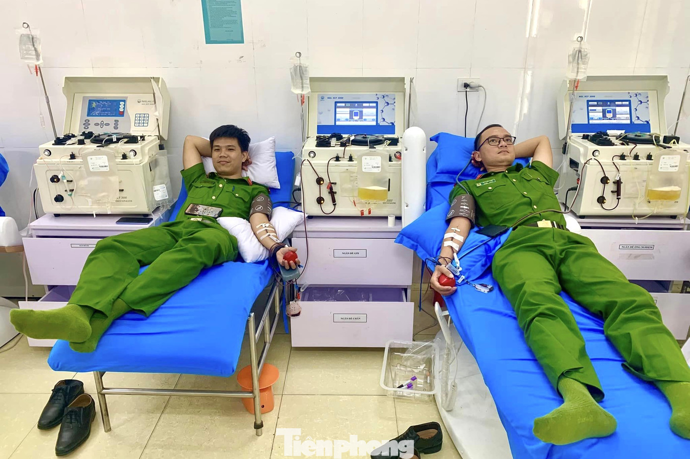 Cán bộ Công an TP Vinh, Nghệ An tham gia hiến máu Cán bộ Công an TP Vinh, Nghệ An tham gia hiến máu