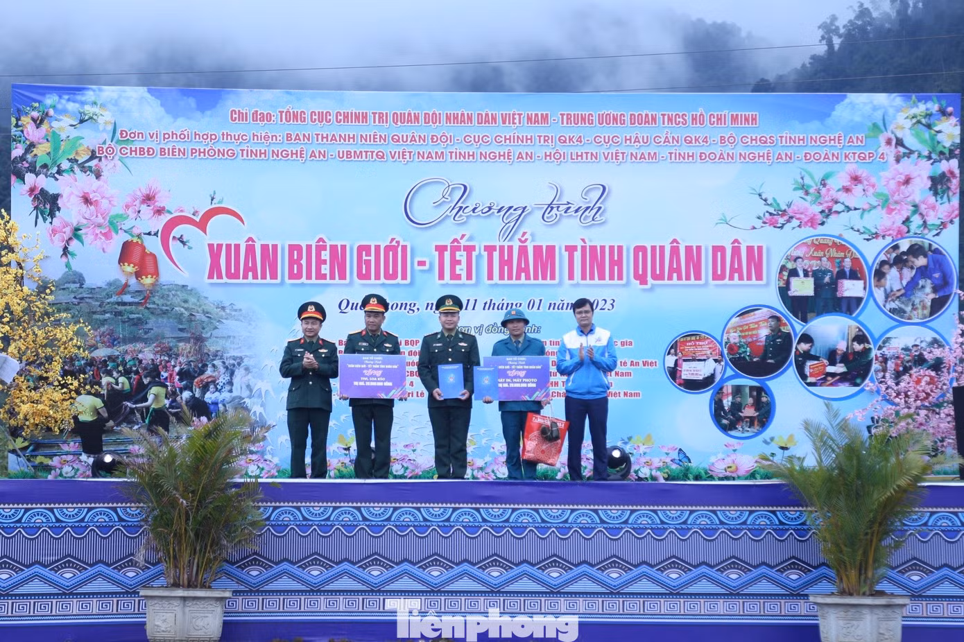 Trao quà cho Đồn Biên phòng Tri Lễ, Đội tuần tra Biên giới, Ban CHQS huyện Quế Phong, Tiểu đội dân quân thường trực.