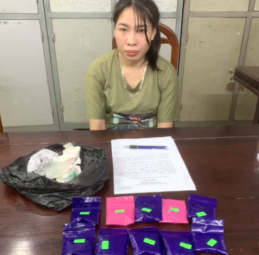 Lô Thị Vân cùng tang vật