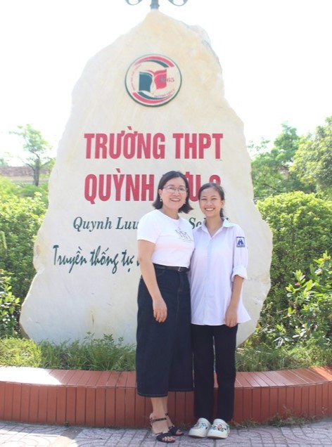 Cẩm Dung cũng là 1 trong 37 thí sinh toàn tỉnh đạt điểm 10 môn Lịch sử.