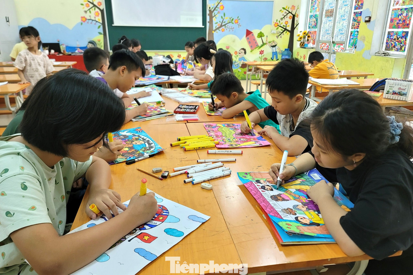 Hưởng ứng cuộc thi vẽ tranh “Thiếu nhi Việt Nam - Cuba thắm tình đoàn kết” do Trung ương Đoàn TNCS Hồ Chí Minh phát động, Ban Thường vụ Tỉnh Đoàn, Hội đồng Đội tỉnh Nghệ An đã tuyên truyền sâu rộng và triển khai cho học sinh bậc tiểu học và THCS trên địa bàn tham gia. Hưởng ứng cuộc thi vẽ tranh “Thiếu nhi Việt Nam - Cuba thắm tình đoàn kết” do Trung ương Đoàn TNCS Hồ Chí Minh phát động, Ban Thường vụ Tỉnh Đoàn, Hội đồng Đội tỉnh Nghệ An đã tuyên truyền sâu rộng và triển khai cho học sinh bậc tiểu học và THCS trên địa bàn tham gia.