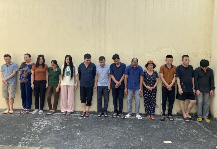 Phá đường dây đánh bạc quy mô lớn có nhiều 'quý bà' tham gia ảnh 1 Phá đường dây đánh bạc quy mô lớn có nhiều 'quý bà' tham gia ảnh 1