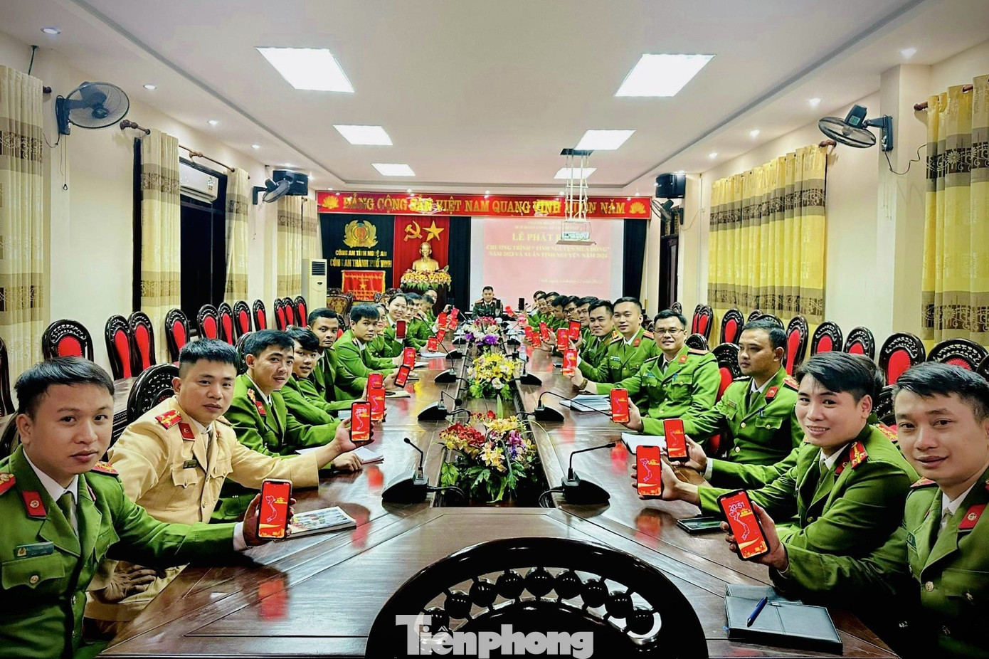 Thời gian qua, thanh niên Công an Nghệ An tiếp tục hưởng ứng, lan tỏa mạnh mẽ cuộc vận động “Tự hào một dải non sông”.