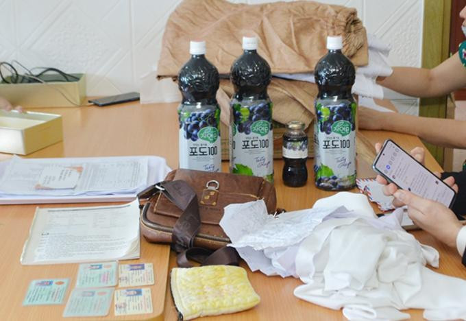 Số tang vật được công an thu giữ.