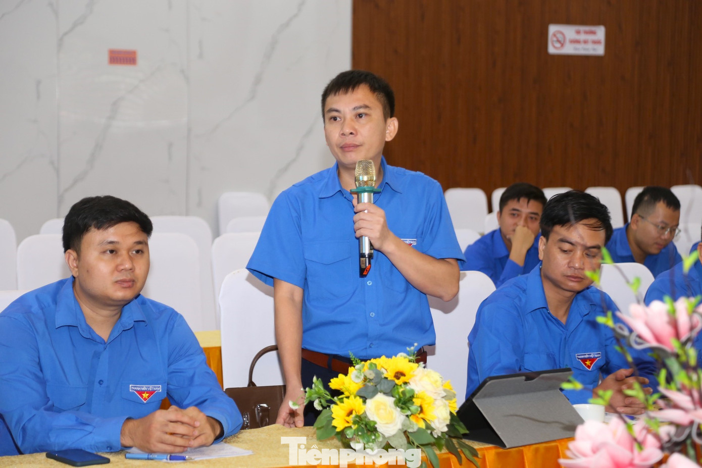 Anh Nguyễn Văn Đức - Bí thư Thị đoàn Hoàng Mai phát biểu tại Hội nghị Anh Nguyễn Văn Đức - Bí thư Thị đoàn Hoàng Mai phát biểu tại Hội nghị