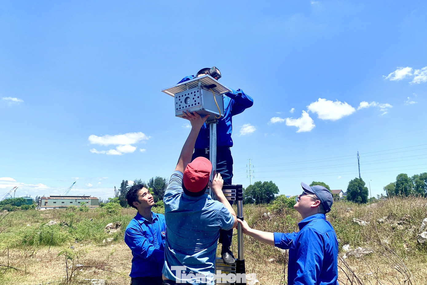 Nhờ được lập trình tự động, đến giờ quy định, máy sẽ tự phát thanh theo nội dung tuyên truyền đã ghi trong thẻ nhớ.
