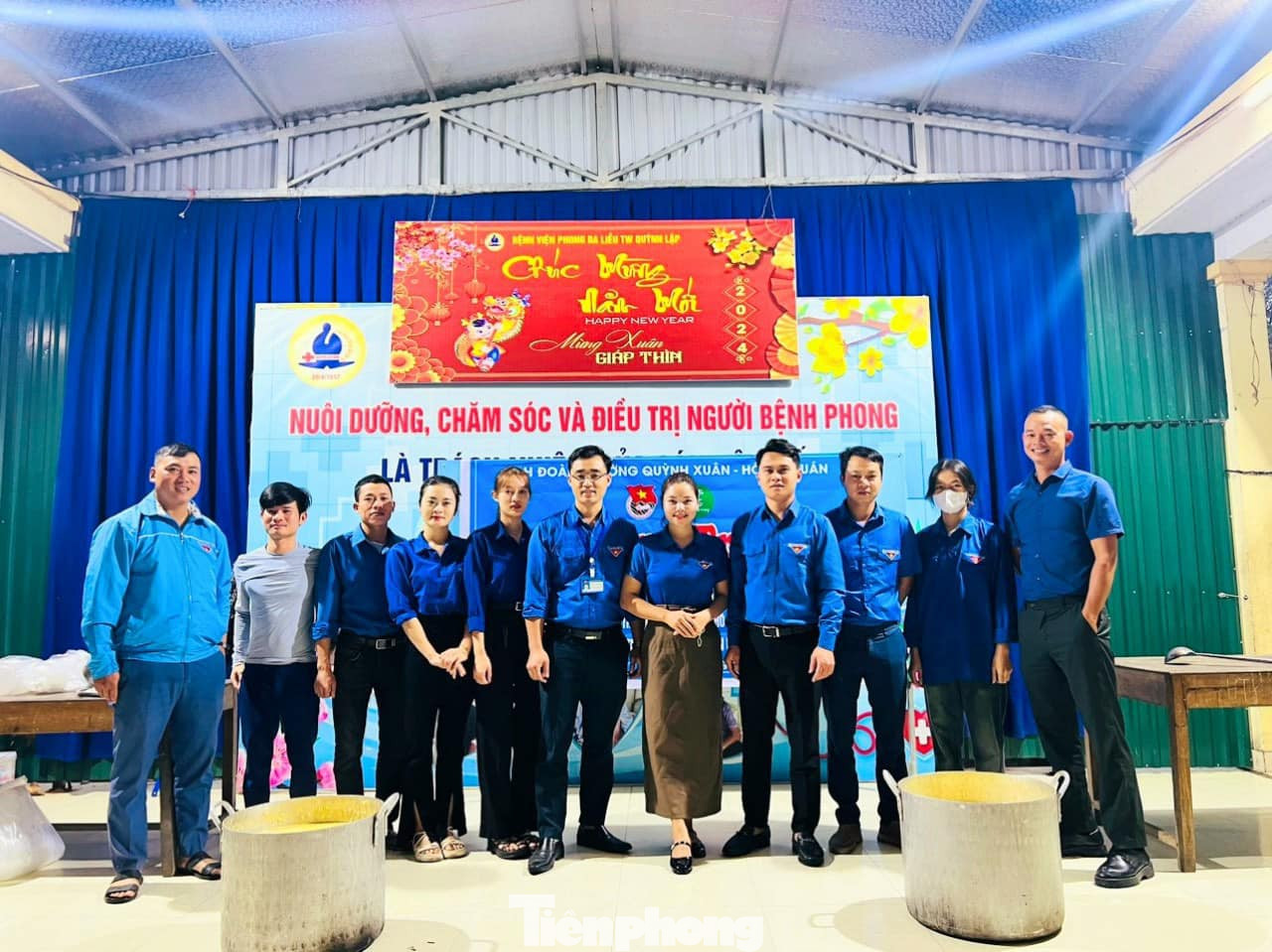 Dịp này, tuổi trẻ Hoàng Mai, Nghệ An cũng đã tổ chức chương trình bát cháo tình thương tại Bệnh viện Phong Da liễu Trung ương Quỳnh Lập cơ sở 1.