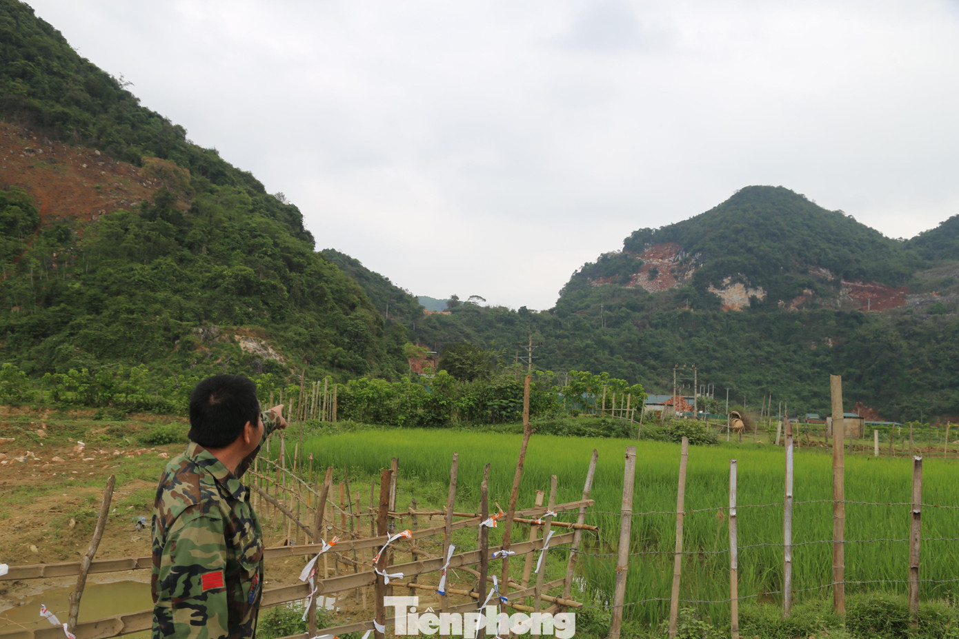 Cách điểm sụt lún không xa là những mỏ khai thác quặng thiếc Cách điểm sụt lún không xa là những mỏ khai thác quặng thiếc