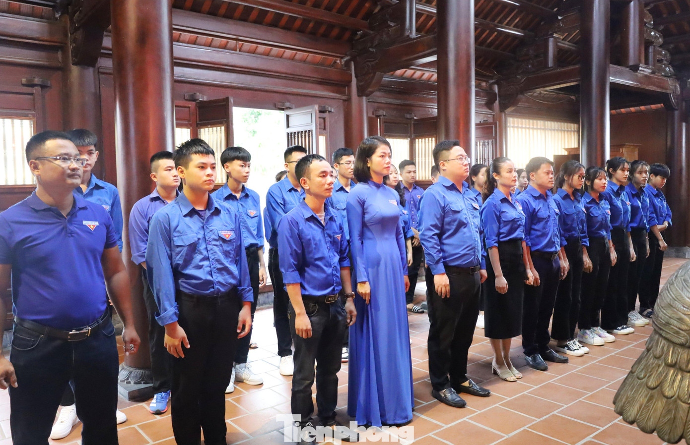 Hướng tới kỷ niệm 120 năm ngày sinh đồng chí Lê Hồng Phong, Huyện Đoàn Hưng Nguyên (Nghệ An) đã tổ chức dâng hương, dâng hoa bày tỏ lòng biết ơn vô hạn đối với công lao to lớn của cố Tổng Bí thư trong phong trào cách mạng, giải phóng dân tộc.