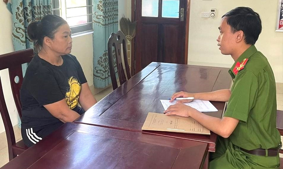 Vi Thị Thoan tại cơ quan Công an Vi Thị Thoan tại cơ quan Công an