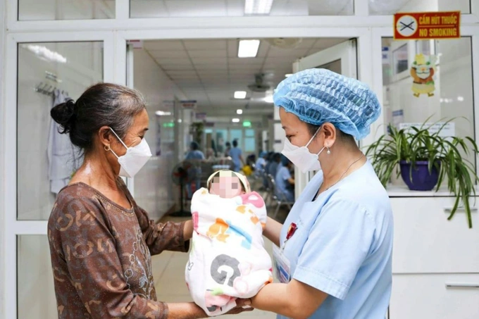 Sau 3 tháng điều trị, sức khỏe cháu bé ổn định, đã được xuất viện Sau 3 tháng điều trị, sức khỏe cháu bé ổn định, đã được xuất viện