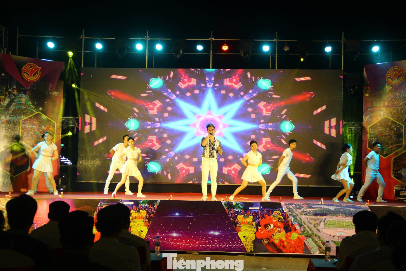 Các tiết mục văn nghệ tại lễ khai trương Các tiết mục văn nghệ tại lễ khai trương