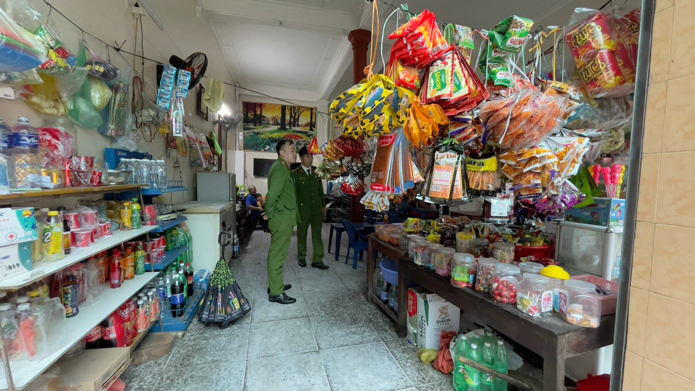 Đồng loạt kiểm tra khu vực quanh các trường học trên địa bàn TP Vinh