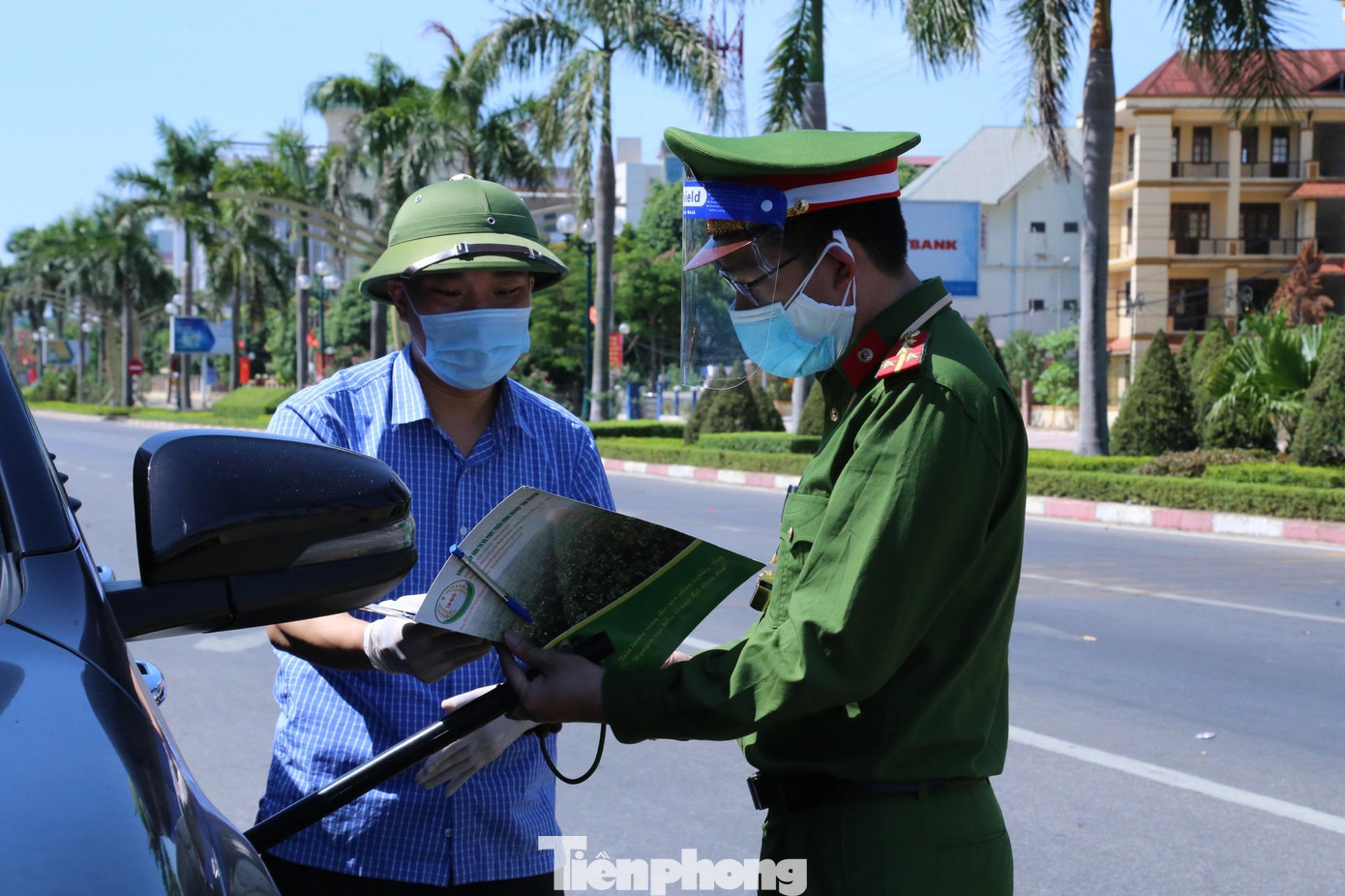 Nghệ An tiếp tục thực hiện nghiêm giãn cách xã hội theo tinh thần “ai ở đâu, ở yên đó” ảnh 1