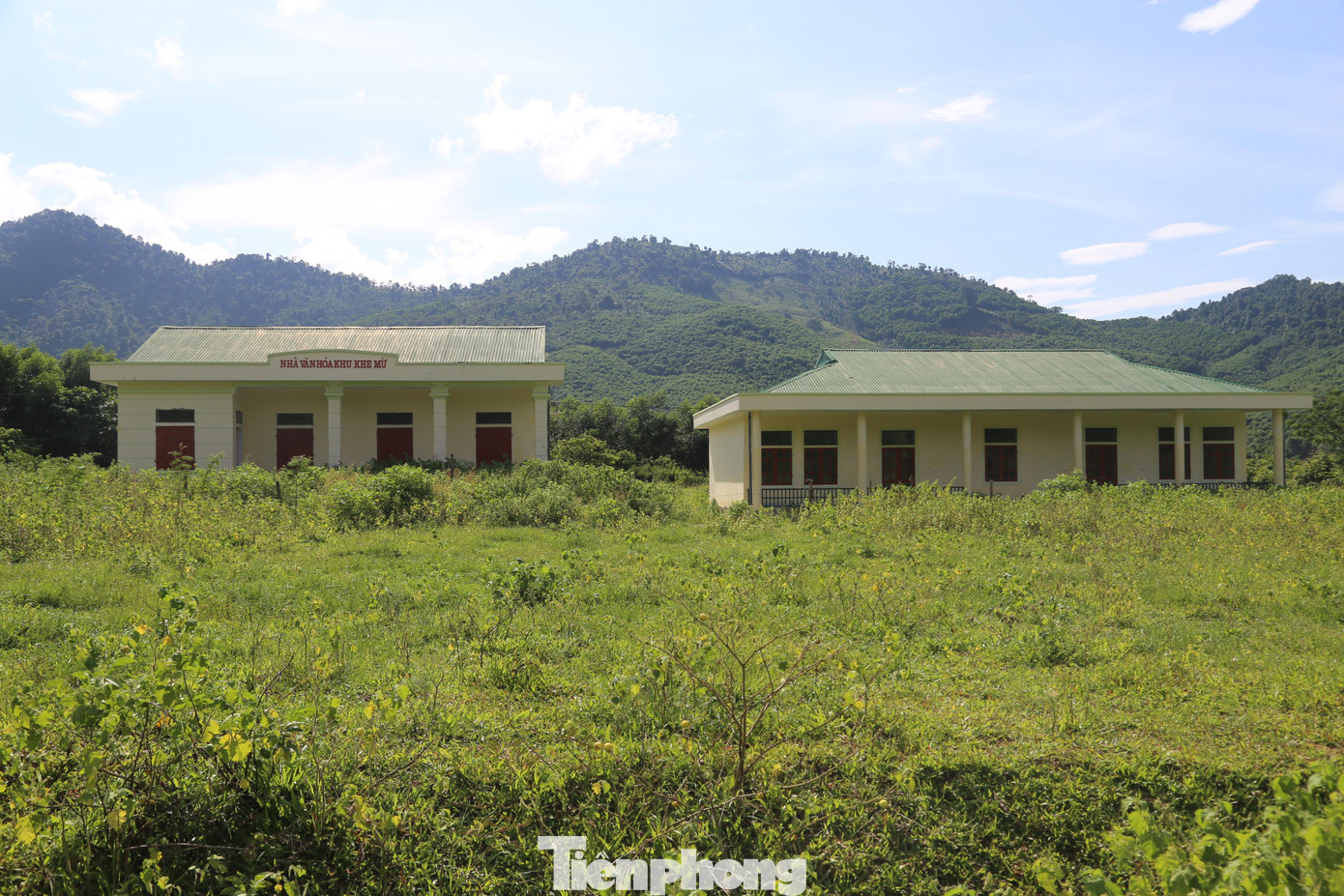 Năm 2009, dự án xây dựng khu định cư làng chài trên sông Lam thuộc huyện Thanh Chương, được UBND tỉnh Nghệ An phê duyệt với số vốn là 74 tỷ đồng. Sau khi điều chỉnh quy hoạch, vốn đầu tư dự án được nâng lên hơn 84 tỷ đồng. Dự án do Chi cục Phát triển nông thôn Nghệ An làm chủ đầu tư, công ty cổ phần Đại Cát Thành (trụ sở Hà Nội) thi công.