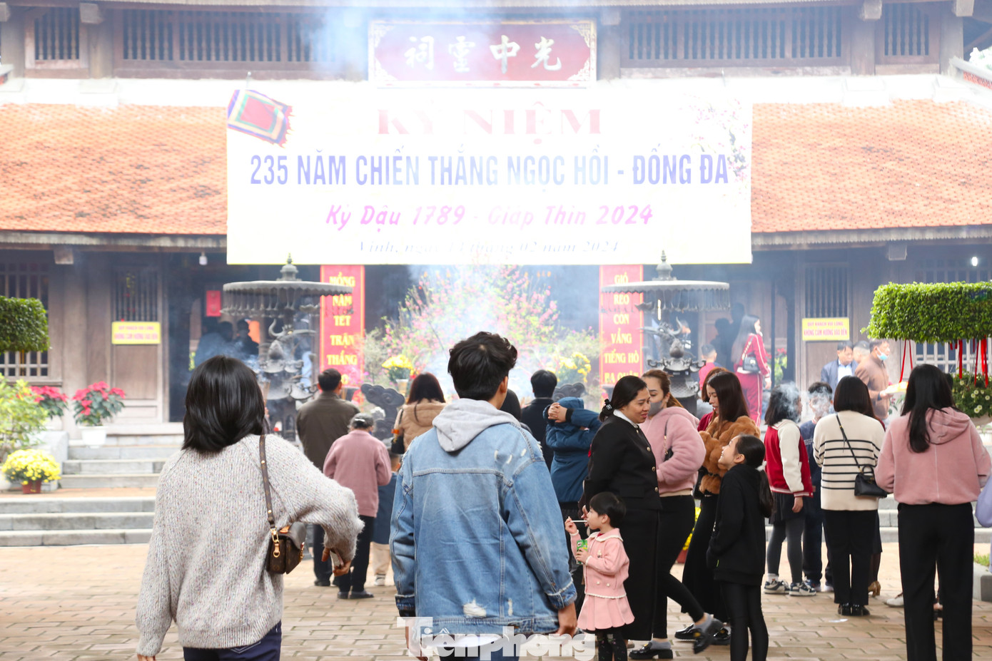 Mọi người đều cầu mong cho một năm mới bình an, phúc lộc, may mắn.