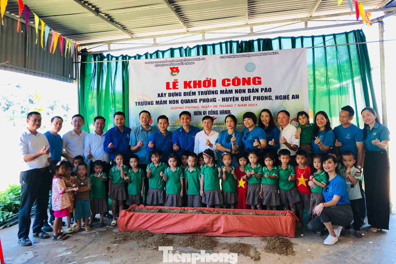 Tổ chức Lễ Khởi công xây dựng công trình Điểm trường Pảo, trường Mầm non Quang Phong, xã Quang Phong, huyện Quế Phong với 2 phòng học kiên cố và thiết bị hỗ trợ học tập, sinh hoạt của các em học sinh.