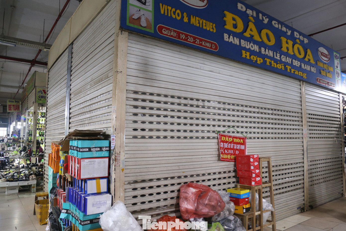 Một số ki-ốt vẫn đóng cửa do kinh doanh không khả quan trước đó.