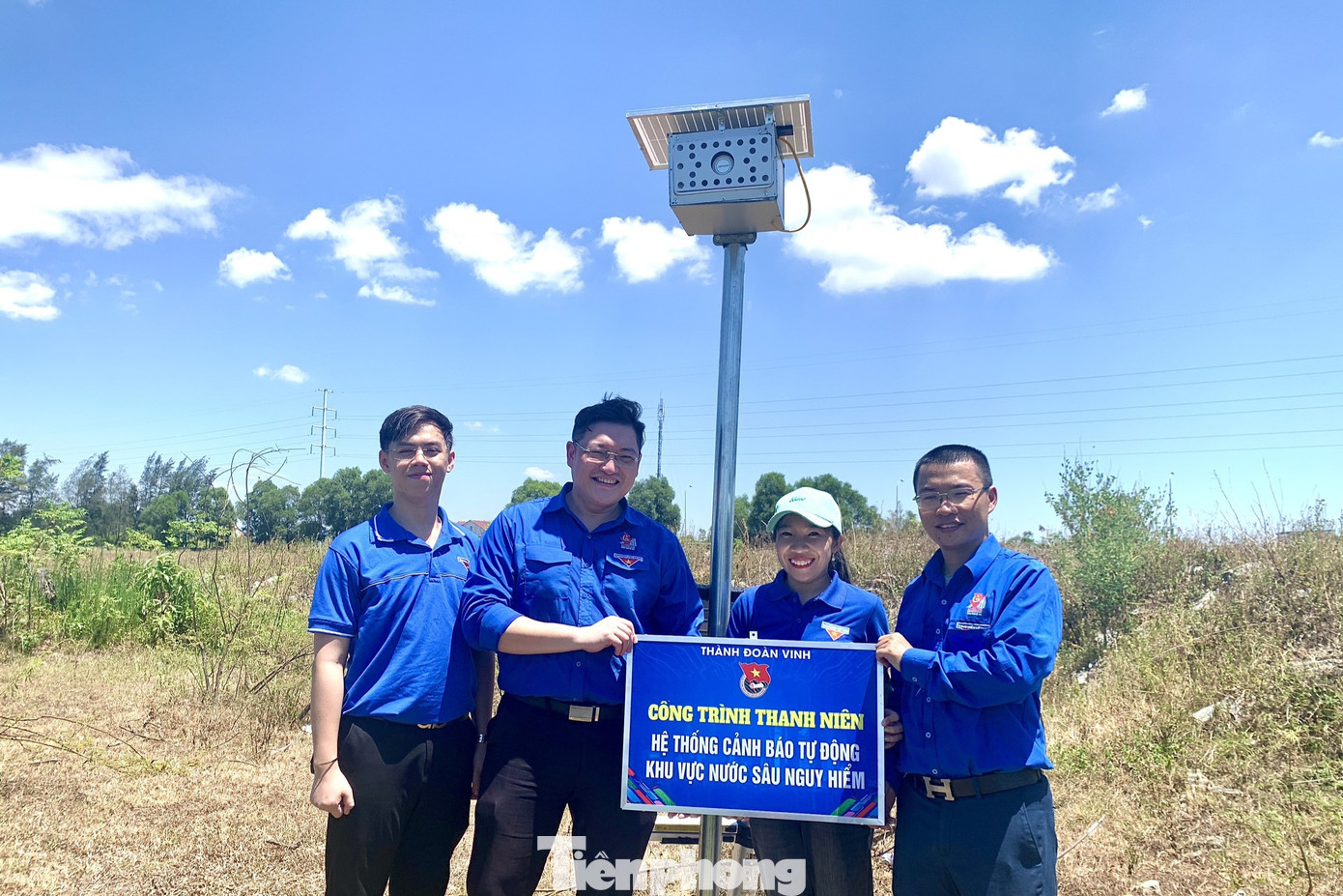 Công trình thanh niên &quot;Hệ thống cảnh báo tự động khu vực nước sâu nguy hiểm&quot; của Thành Đoàn Vinh.