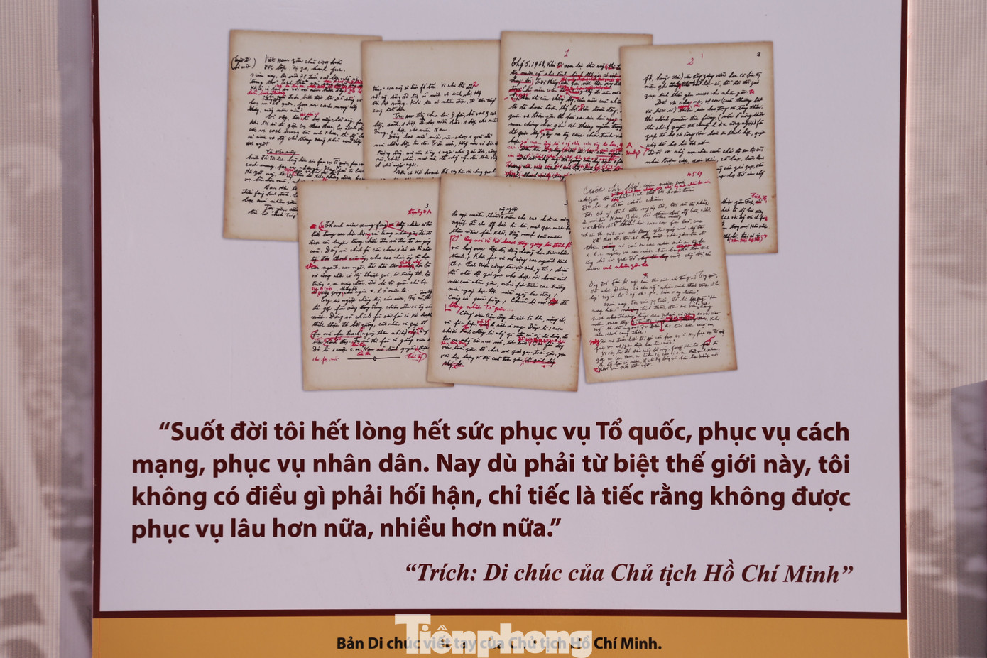 Triển lãm gồm 3 phần: Chủ tịch Hồ Chí Minh - Người sáng lập, rèn luyện Đảng Cộng sản Việt Nam; Đảng Cộng sản Việt Nam - Từ Đại hội đến Đại hội; Hướng tới Đại hội đại biểu toàn quốc lần thứ XIV của Đảng. Với gần 200 bức ảnh tư liệu, nội dung trưng bày góp phần khắc họa đậm nét sự ra đời và trưởng thành của Đảng Cộng sản Việt Nam; khái quát về các kỳ Đại hội của Đảng Cộng sản Việt Nam nói chung và Đảng bộ tỉnh Nghệ An nói riêng với những thành tựu to lớn, có ý nghĩa lịch sử .