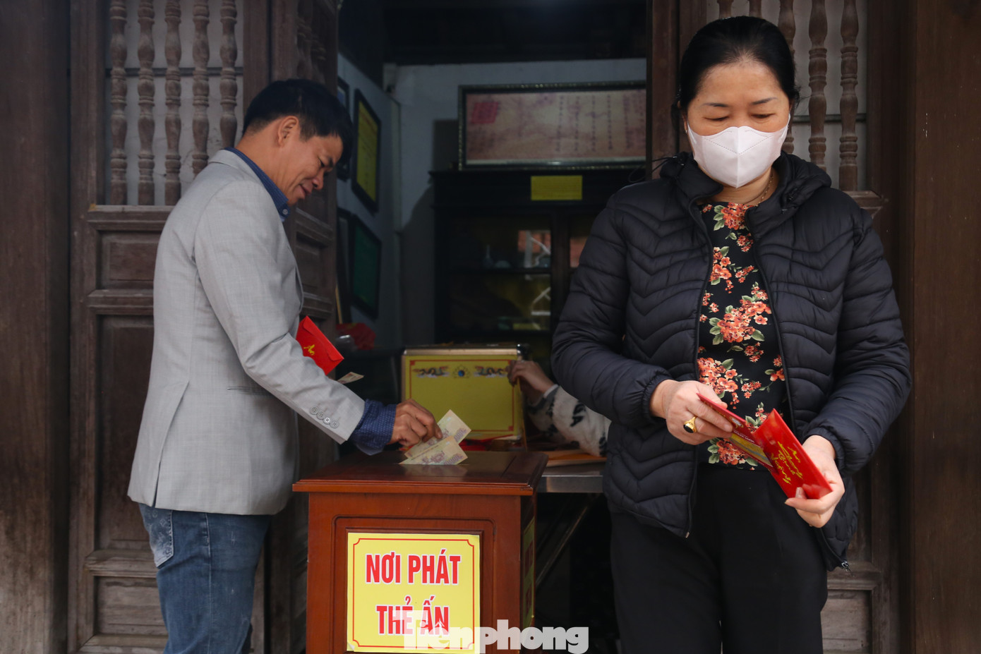 Phát thẻ ấn Phát thẻ ấn