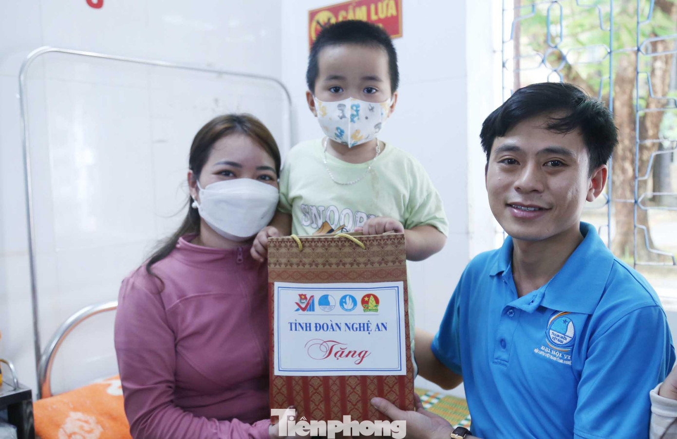 Những món quà nhỏ tiếp thêm động lực cho các em