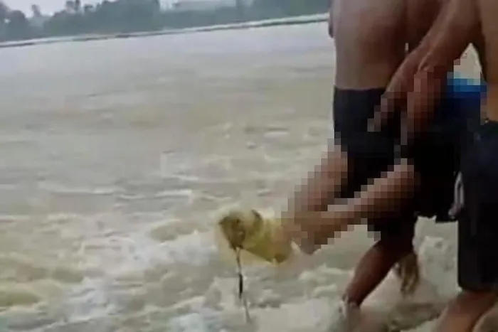 Lực lượng chức năng tìm thấy thi thể anh A. Lực lượng chức năng tìm thấy thi thể anh A.