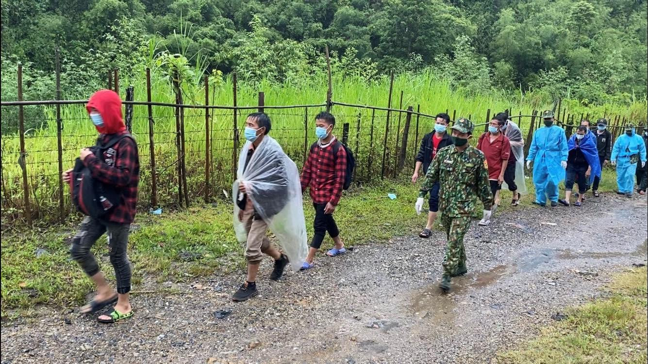 9 đối tượng nhập cảnh trái phép qua đường mòn biên giới Nghệ An
