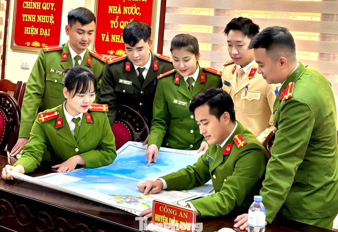 Đoàn thanh niên Công an tỉnh Nghệ An tích cực hưởng ứng Cuộc vận động “Tự hào một dải non sông”.