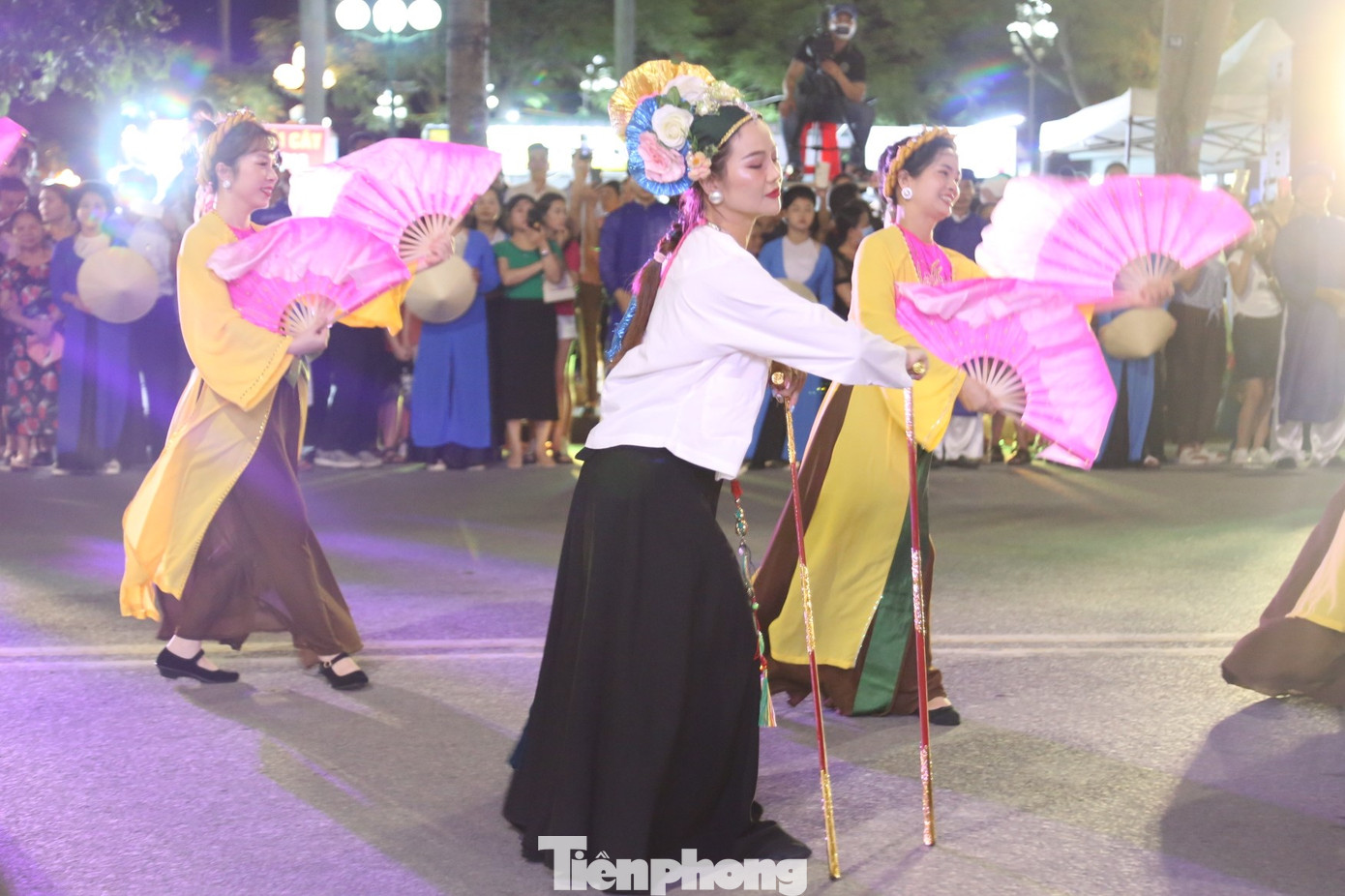 Các tiết mục đặc sắc đến từ Đoàn nghệ thuật quần chúng tỉnh An Giang.