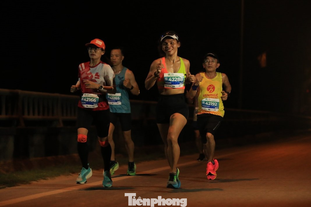 Giải quy tụ hơn 4.000 vận động viên trong và ngoài nước với 4 cự ly: 5km, 10km, 21km và 42km. Trong đó, có 22 vận động viên nước ngoài đến từ 8 quốc gia Nhật Bản, Hà Lan, New Zealand, Áo, Trung Quốc, Ấn Độ, Afghanistan... Riêng tỉnh Nghệ An có 1.200 vận động viên tham gia.