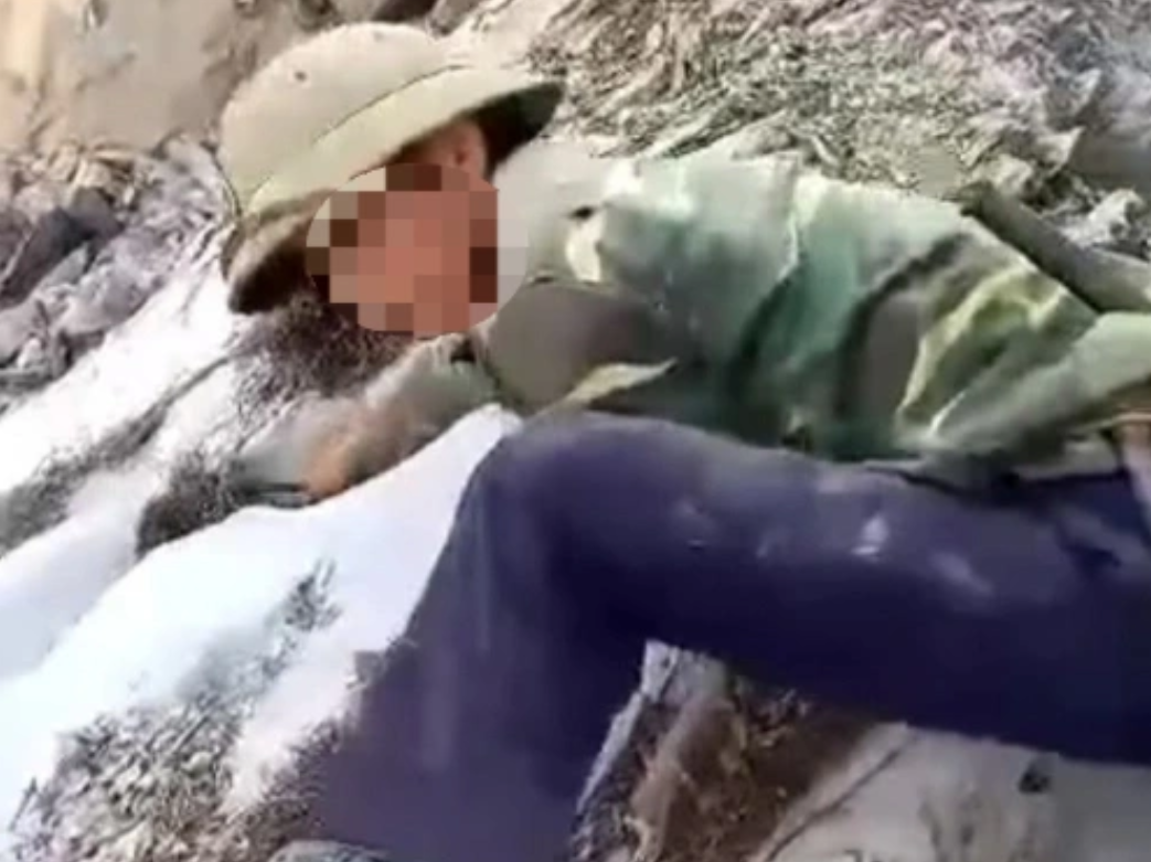 Ông Nga tại khu vực khai thác đá của công ty TNHH Toản Thành Ông Nga tại khu vực khai thác đá của công ty TNHH Toản Thành