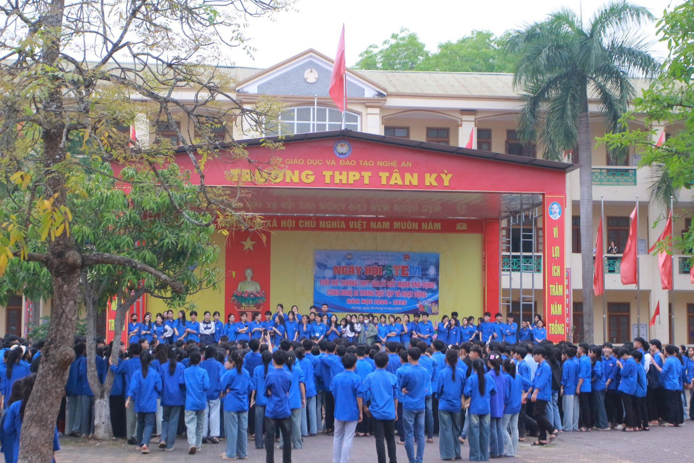 Năm nay, Trường THPT Tân Kỳ thiếu gần 60 chỉ tiêu dù lấy điểm chuẩn chỉ 7,75 điểm