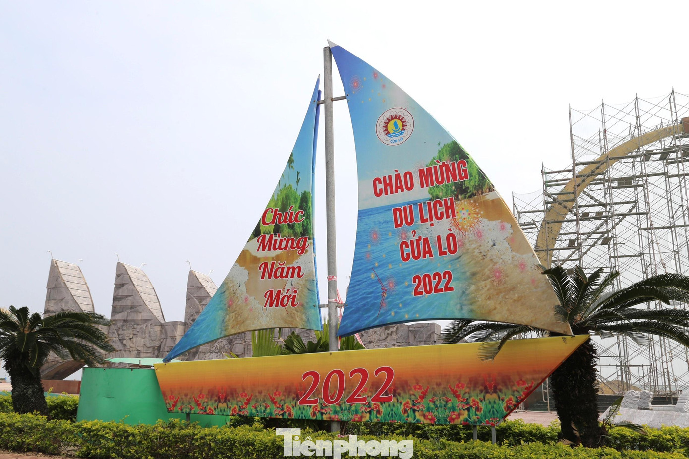 Với chủ đề “Cửa Lò: An toàn - Thân thiện - Mến khách”, Lễ hội Du lịch Cửa Lò 2022 hứa hẹn sẽ có nhiều chương trình nghệ thuật đặc sắc, hấp dẫn.