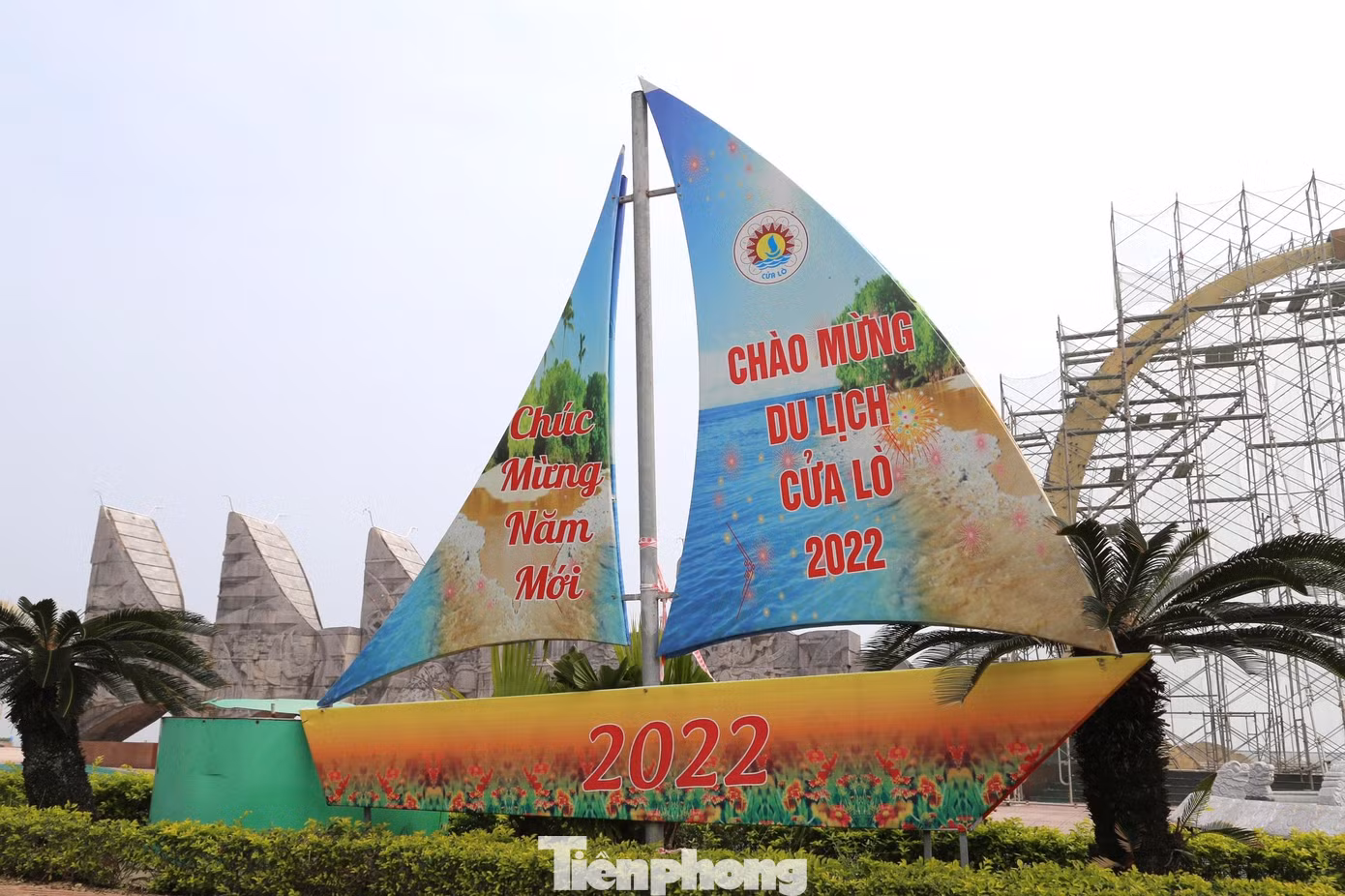 Với chủ đề “Cửa Lò: An toàn - Thân thiện - Mến khách”, Lễ hội Du lịch Cửa Lò 2022 hứa hẹn sẽ có nhiều chương trình nghệ thuật đặc sắc, hấp dẫn.