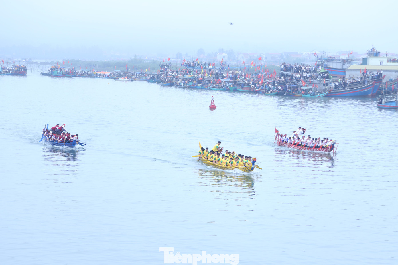 Tham dự giải đua năm nay có 7 đội thuộc 3 huyện, thị xã gồm: Quỳnh Lưu, Đô Lương và thị xã Hoàng Mai với gần 150 vận động viên. Điểm xuất phát và đích về của thuyền đua là cầu đền Cờn.