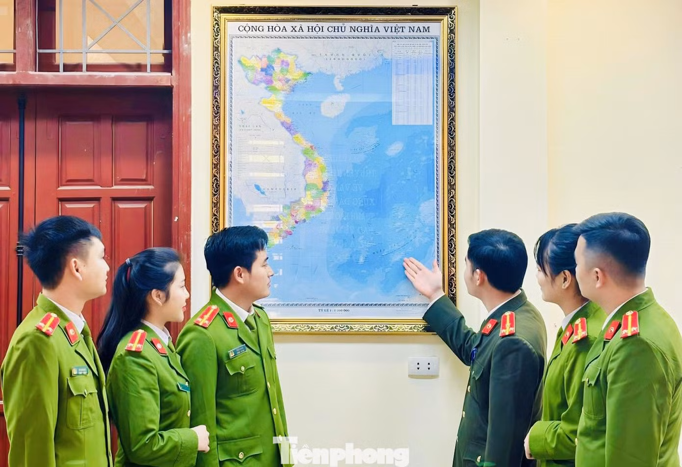 Đoàn thanh niên Công an tỉnh Nghệ An tích cực hưởng ứng Cuộc vận động “Tự hào một dải non sông”.