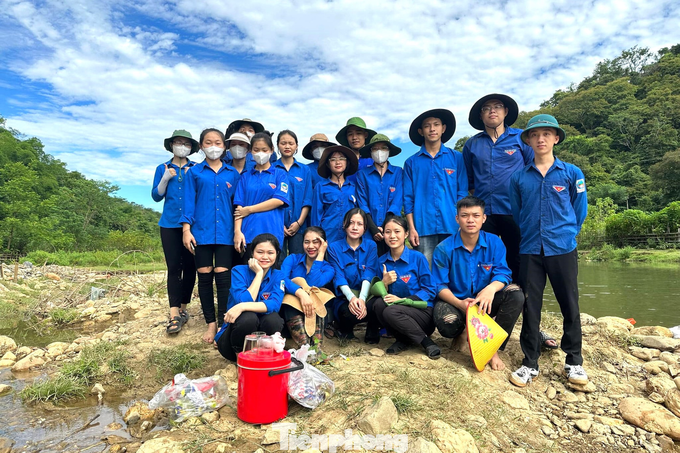 “Đây là các hoạt động nằm trong Chiến dịch Thanh niên tình nguyện hè 2023, nhằm phát huy vai trò xung kích tình nguyện của thanh niên tham gia phát triển kinh tế - xã hội, góp phần xóa đói giảm nghèo, chung tay xây dựng nông thôn mới”, chị Trang chia sẻ.
