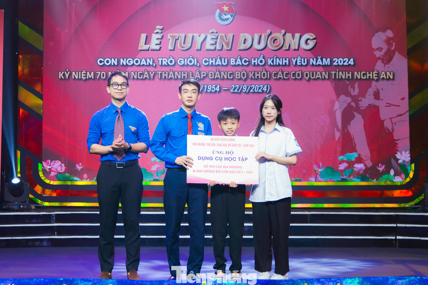 Anh Mạnh cùng tổ chức Đoàn đã triển khai nhiều chương trình, hoạt động và công trình thanh niên ý nghĩa. Anh Mạnh cùng tổ chức Đoàn đã triển khai nhiều chương trình, hoạt động và công trình thanh niên ý nghĩa.