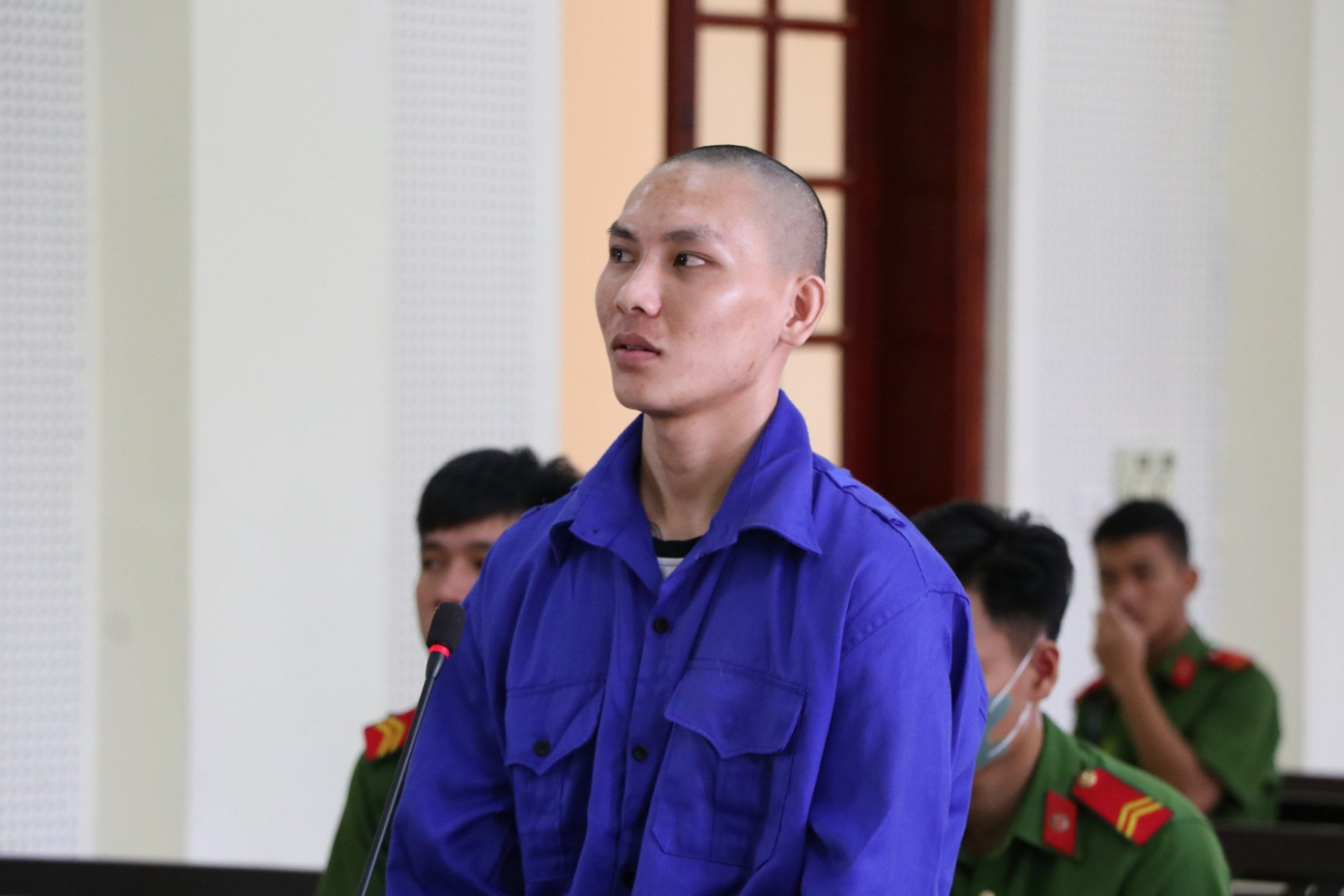 Bị cáo Đặng Quang Hậu tại tòa Bị cáo Đặng Quang Hậu tại tòa