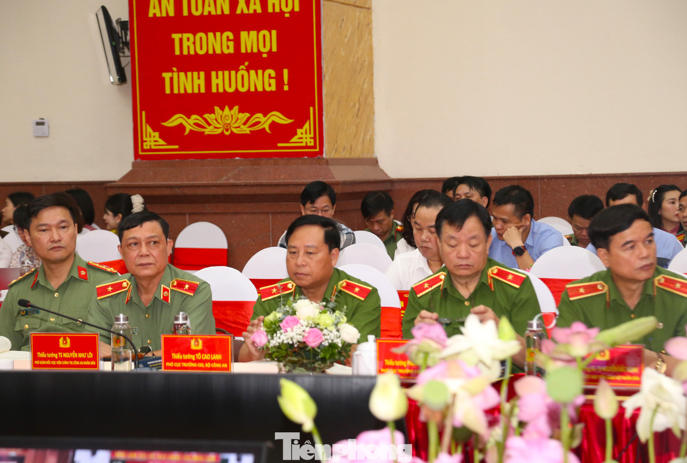 Các đại biểu tham dự hội thảo