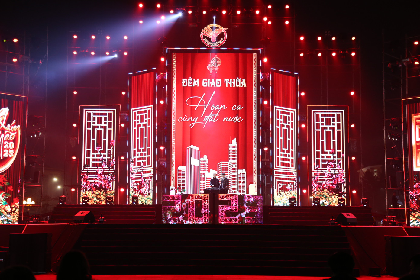 Đêm giao thừa: Hoan ca cùng đất nước. Ảnh: Thu Hiền
