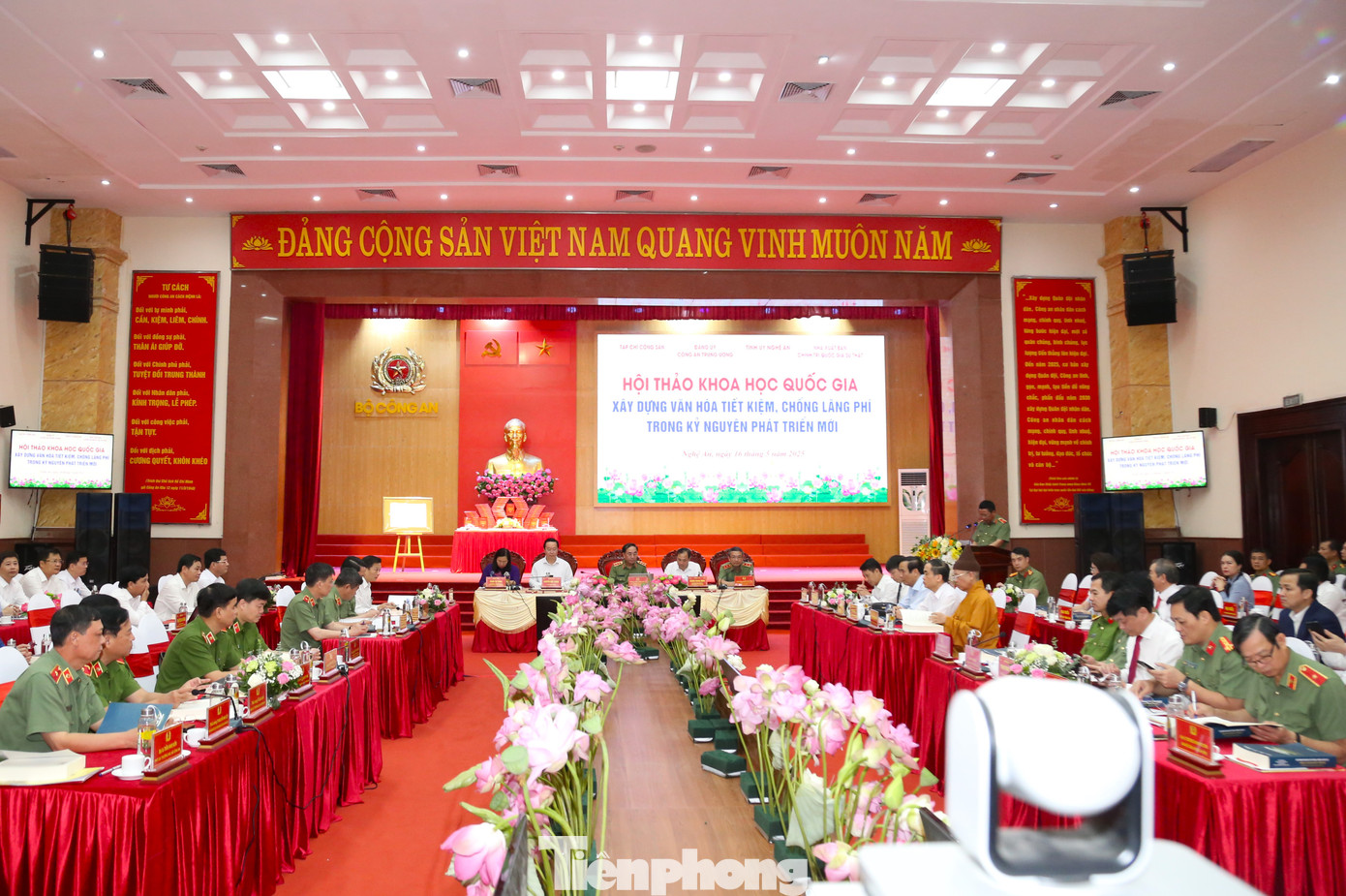 Toàn cảnh hội thảo khoa học quốc gia “Xây dựng văn hóa tiết kiệm, chống lãng phí trong kỷ nguyên phát triển mới"