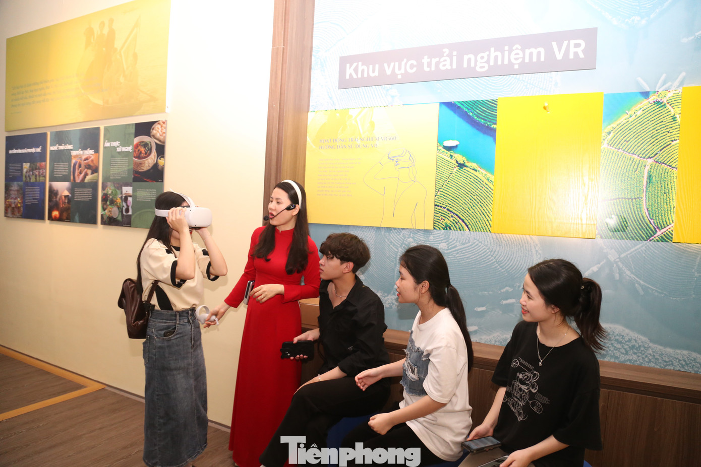 Với công nghệ thực tế ảo VR, các hình ảnh còn được thiết kế như thế giới thật. Chỉ cần đeo thêm một chiếc kính thực tế ảo, các bạn sẽ được trải nghiệm một cách sống động và được tương tác ảo thông qua các thiết bị định vị và kiểm soát chuyển động, tạo ra cảm nhận như thực tế đầy chân thực và sinh động.