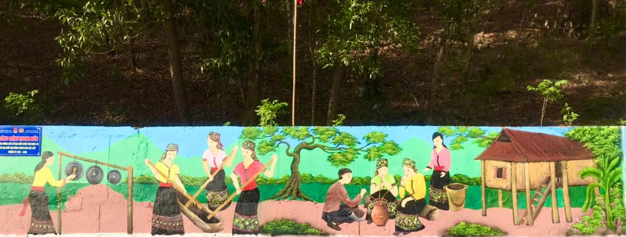 Một bức tranh tái hiện lại đời sống tinh thần của người dân vùng cao.