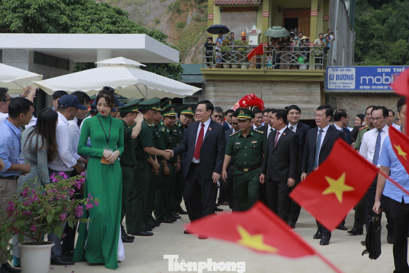 Chủ tịch Quốc hội Vương Đình Huệ dự Lễ khánh thành trường THPT Kỳ Sơn