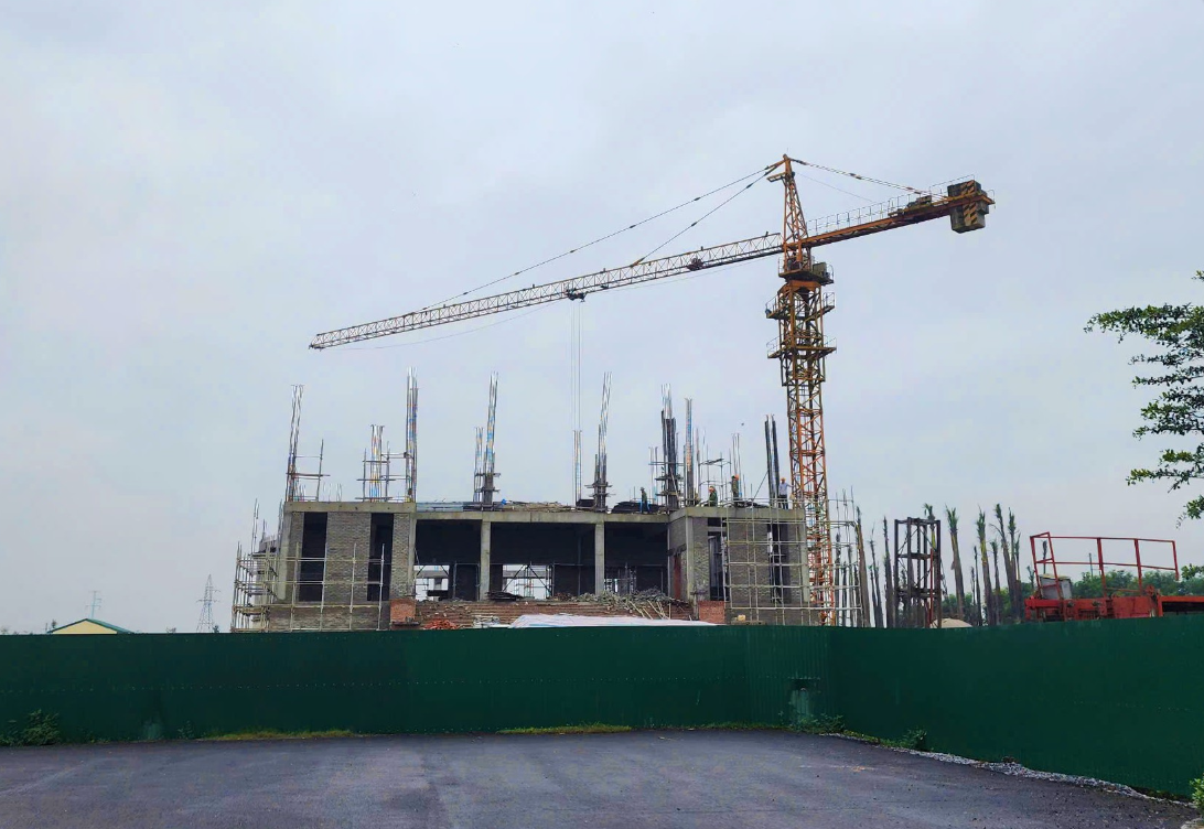 Dự án Trung tâm hội nghị huyện Đô Lương, Nghệ An đang trong quá trình thi công. Hiện, UBND huyện Đô Lương cũng tạm dừng thực hiện dự án. Dự án Trung tâm hội nghị huyện Đô Lương, Nghệ An đang trong quá trình thi công. Hiện, UBND huyện Đô Lương cũng tạm dừng thực hiện dự án.