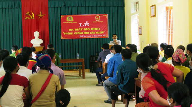 Mô hình phòng chống mua bán người tại bản Đỉnh Sơn 2, xã Hữu Kiệm, huyện Kỳ Sơn.