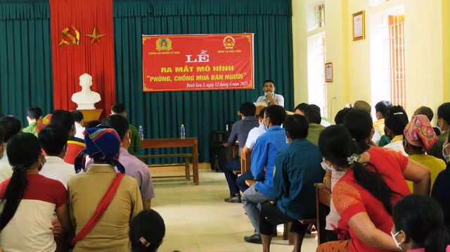 Mô hình phòng chống mua bán người tại bản Đỉnh Sơn 2, xã Hữu Kiệm, huyện Kỳ Sơn.
