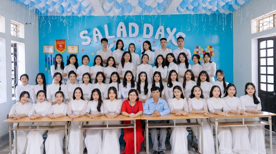 Lớp 12D7, Trường THPT Quỳnh Lưu 2, nơi Cẩm Dung theo học